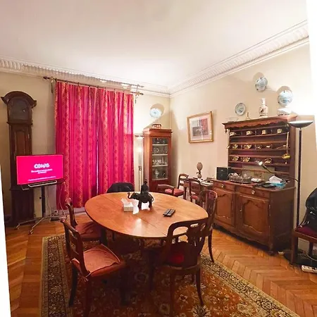Beautiful Flat In The Center Of 6 Th District Апартаменты Париж